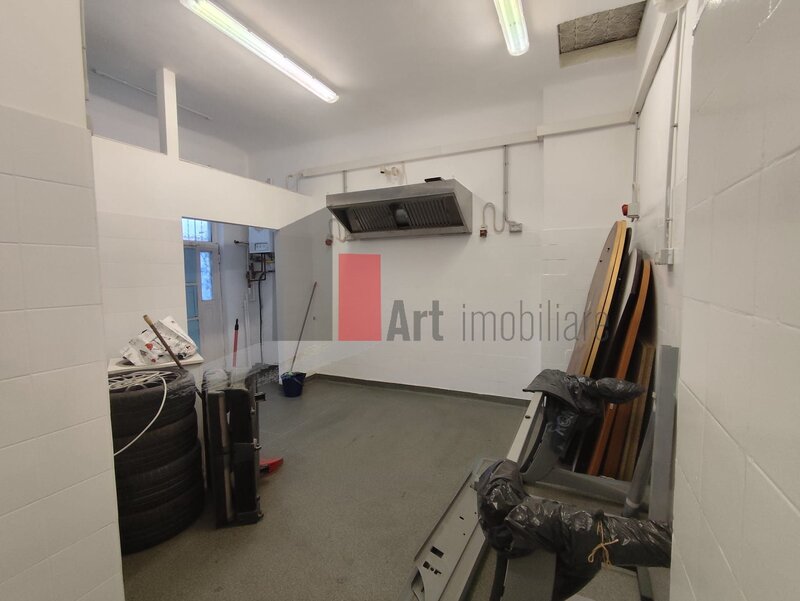 Grivita, spatiu comercial de inchiriat (bucatarie, catering, restaurant).